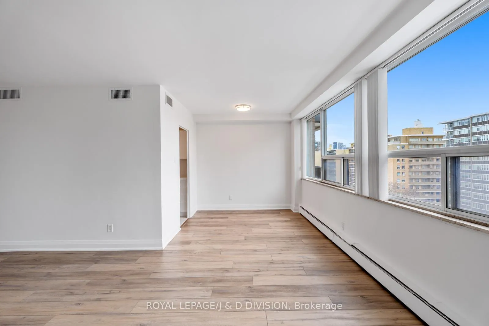 Photo 7 of Unit 1002, 484 Avenue Road, Toronto, Forest Hill South — HOMEH