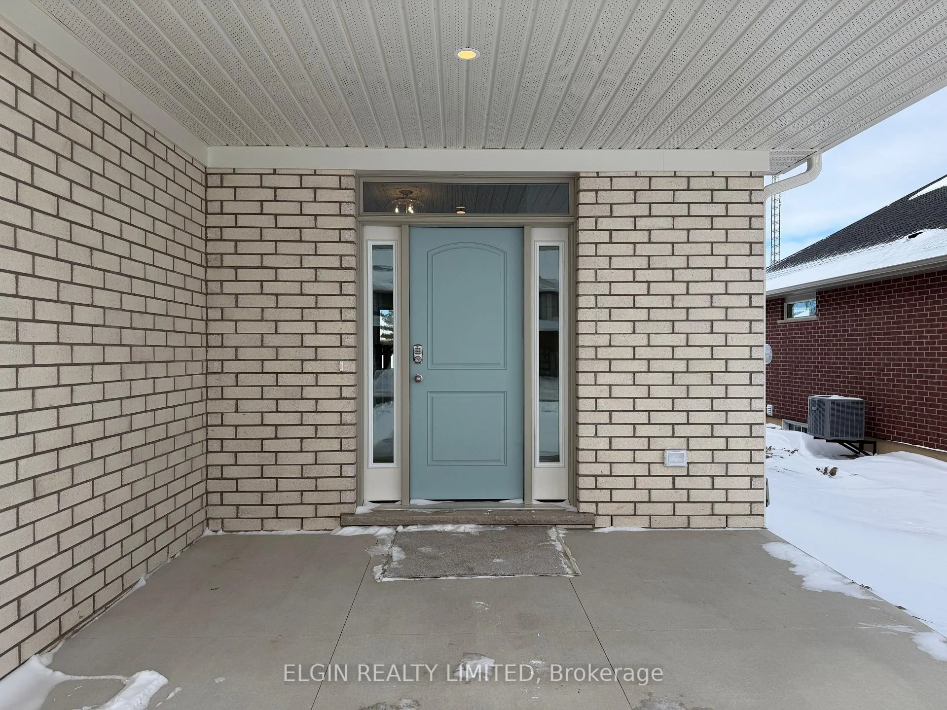 Photo 3 of 258 Renaissance Drive, St. Thomas — HOMEH