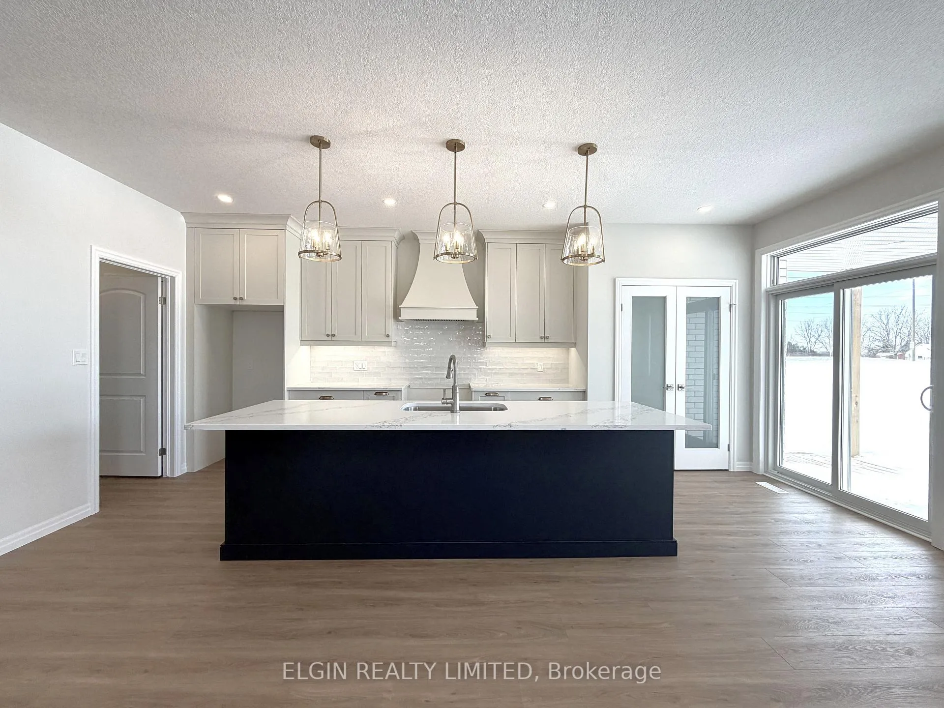 Photo 8 of 258 Renaissance Drive, St. Thomas — HOMEH