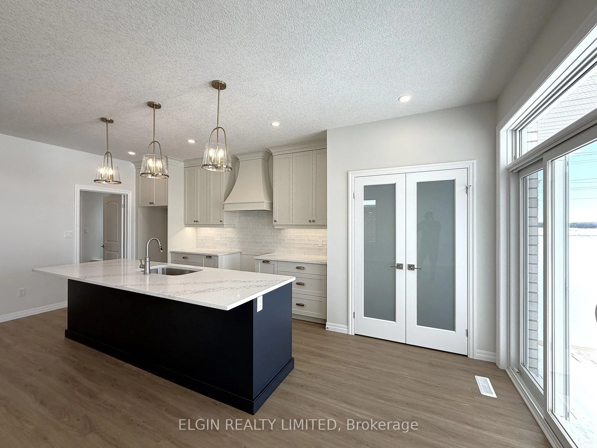 Photo 12 of 258 Renaissance Drive, St. Thomas — HOMEH