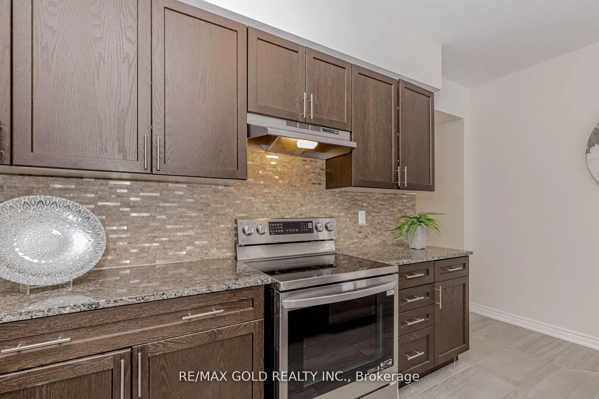 Photo 13 of 4 Heming Street, Brant, Paris — HOMEH