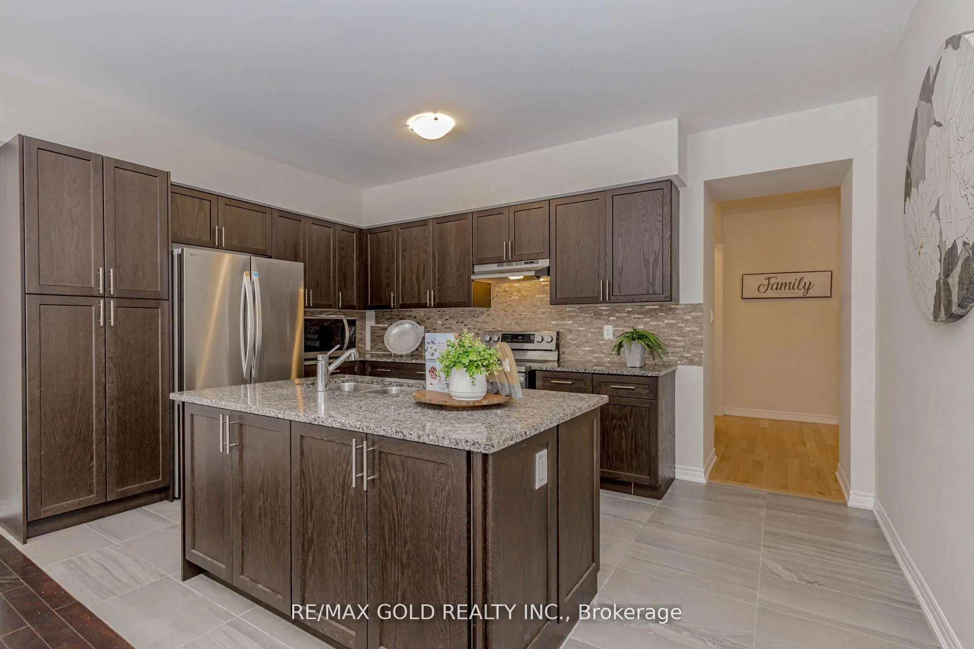 Photo 16 of 4 Heming Street, Brant, Paris — HOMEH