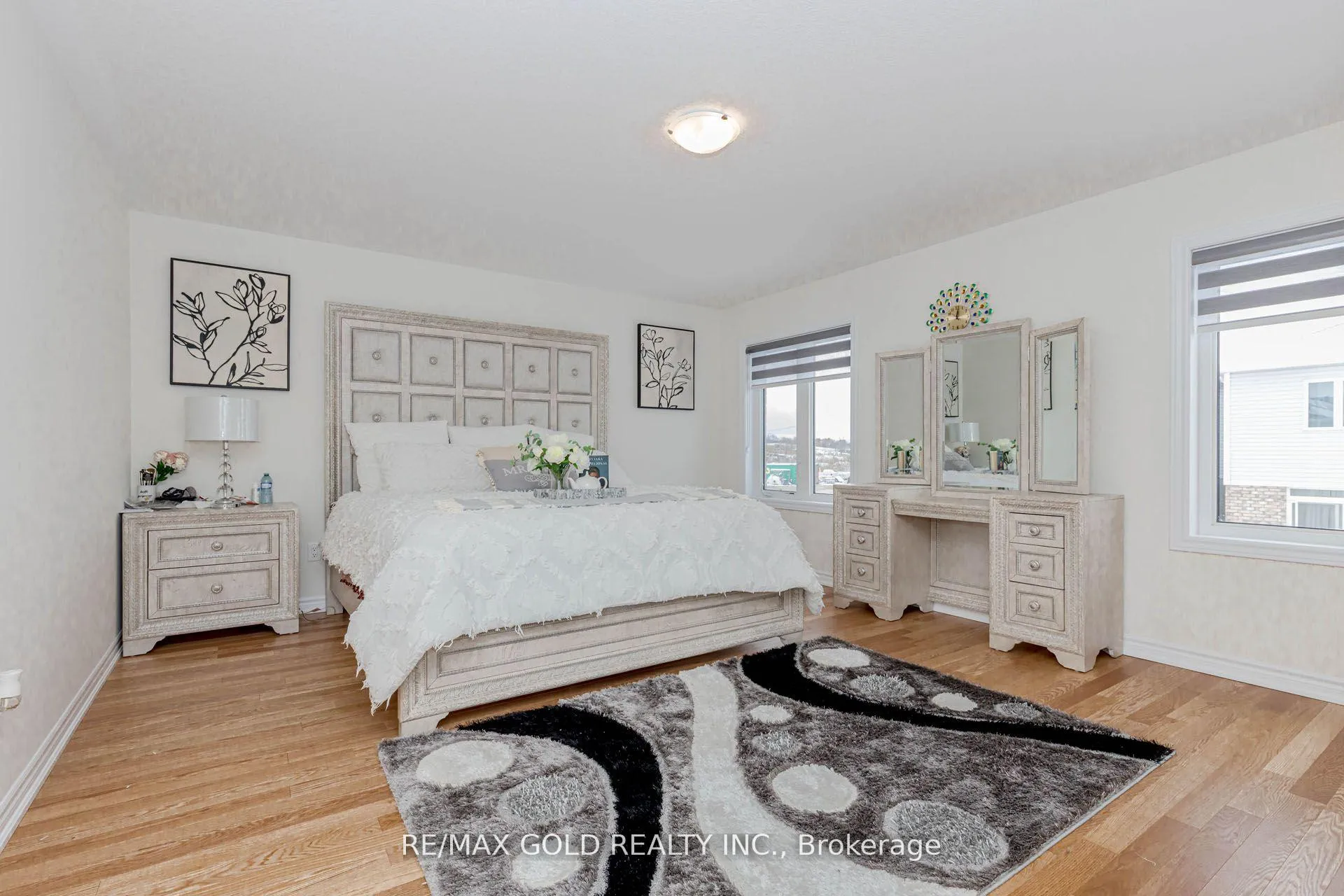Photo 28 of 4 Heming Street, Brant, Paris — HOMEH