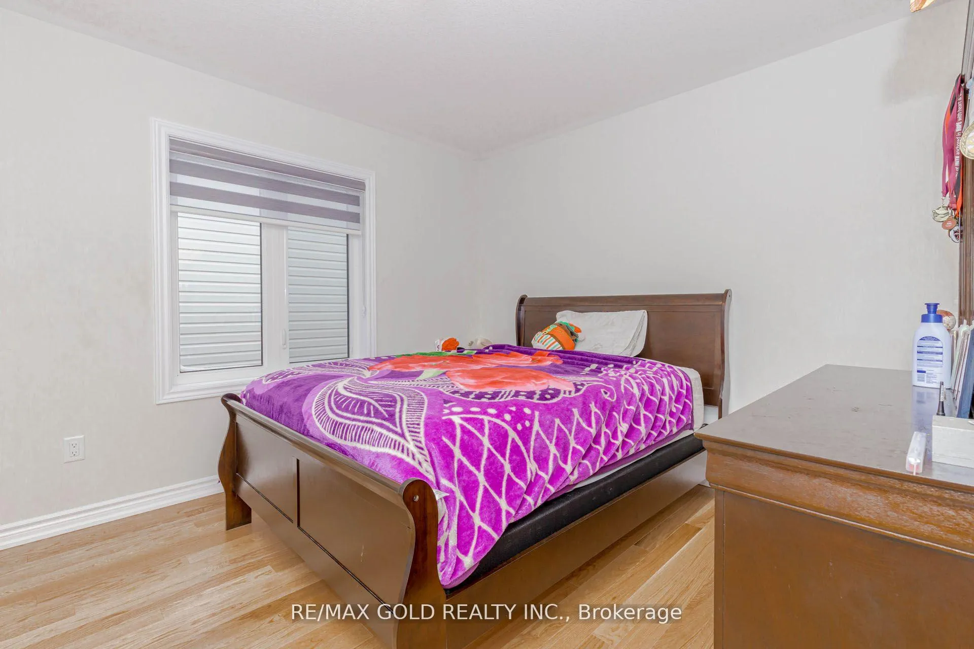 Photo 33 of 4 Heming Street, Brant, Paris — HOMEH