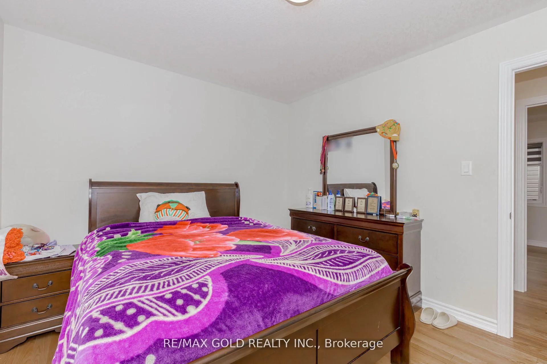 Photo 34 of 4 Heming Street, Brant, Paris — HOMEH