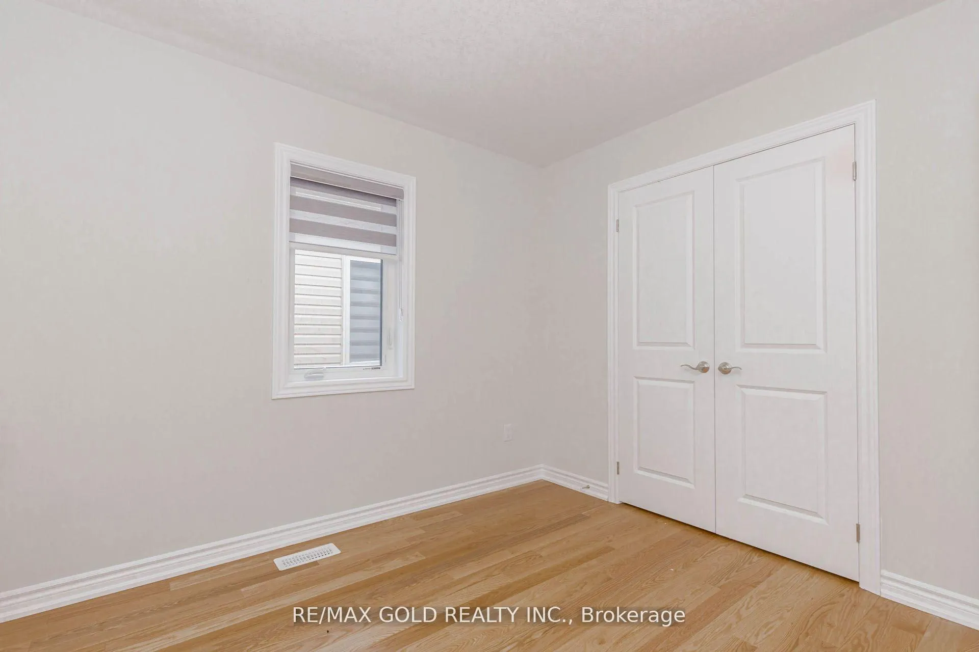 Photo 41 of 4 Heming Street, Brant, Paris — HOMEH