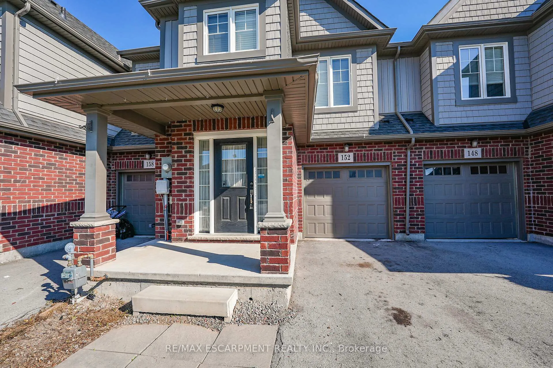 Photo 2 of 152 Heron Street, Welland, Coyle Creek — HOMEH