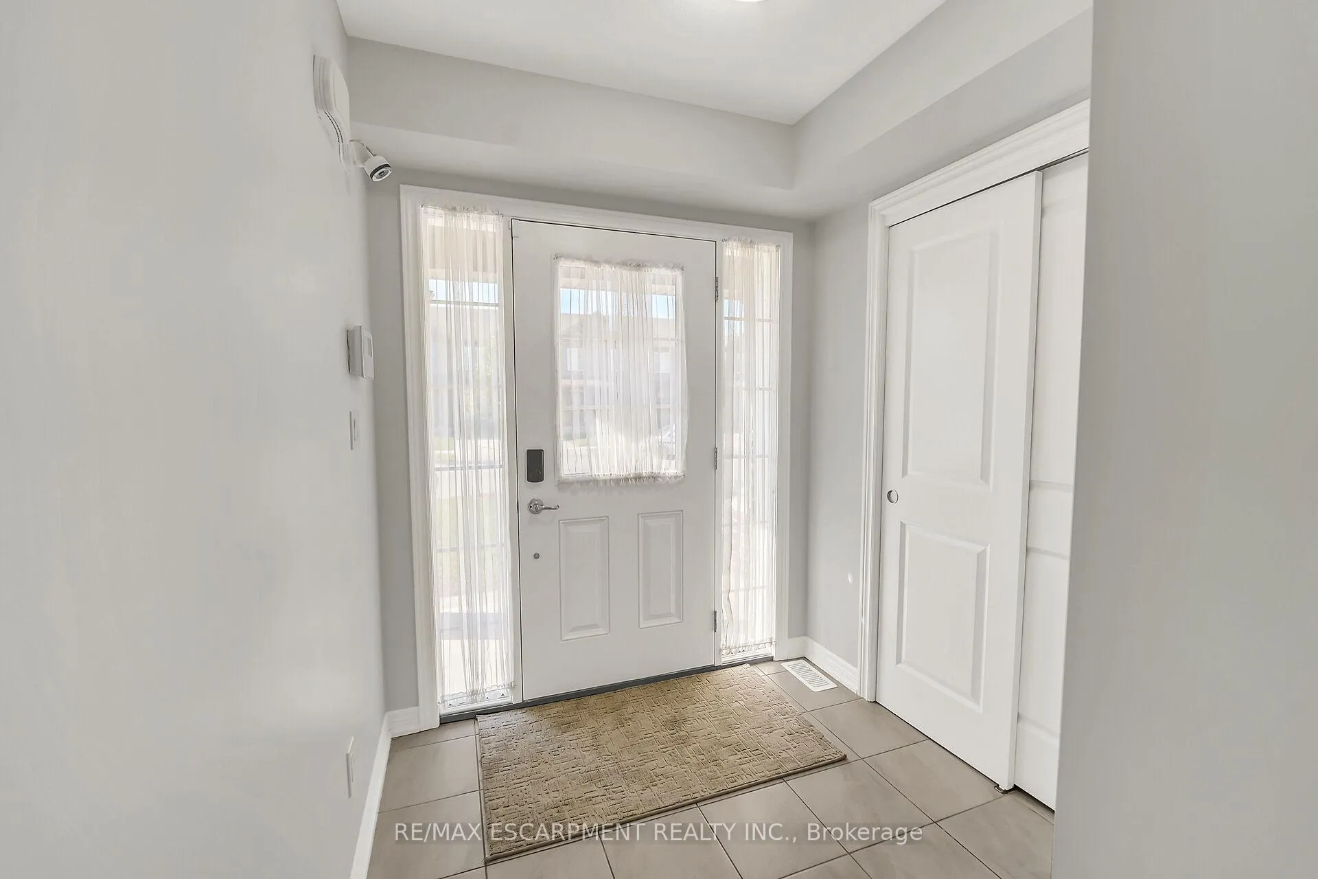 Photo 4 of 152 Heron Street, Welland, Coyle Creek — HOMEH