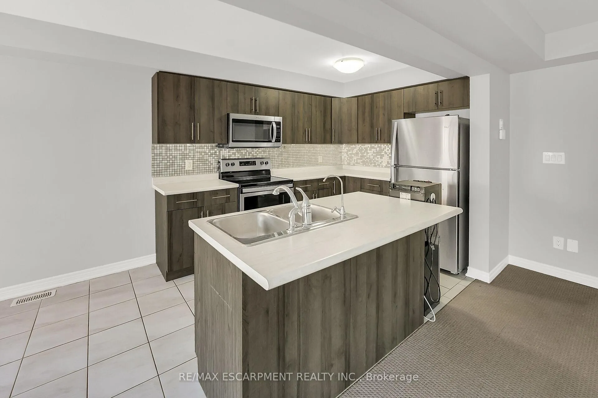 Photo 9 of 152 Heron Street, Welland, Coyle Creek — HOMEH