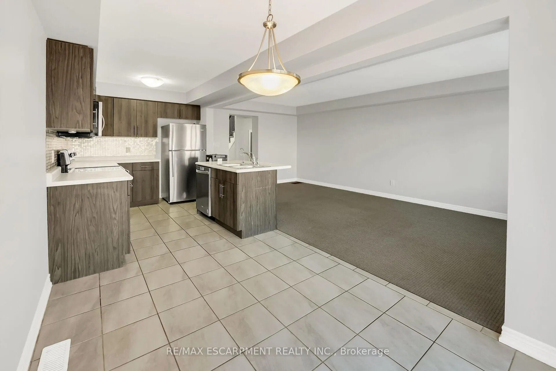 Photo 13 of 152 Heron Street, Welland, Coyle Creek — HOMEH