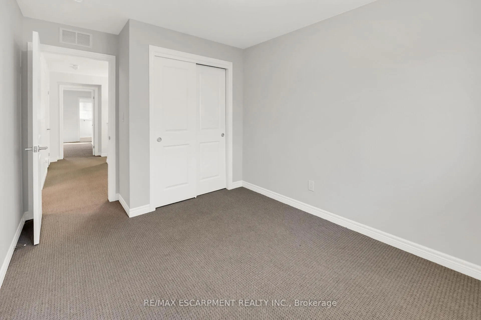Photo 23 of 152 Heron Street, Welland, Coyle Creek — HOMEH