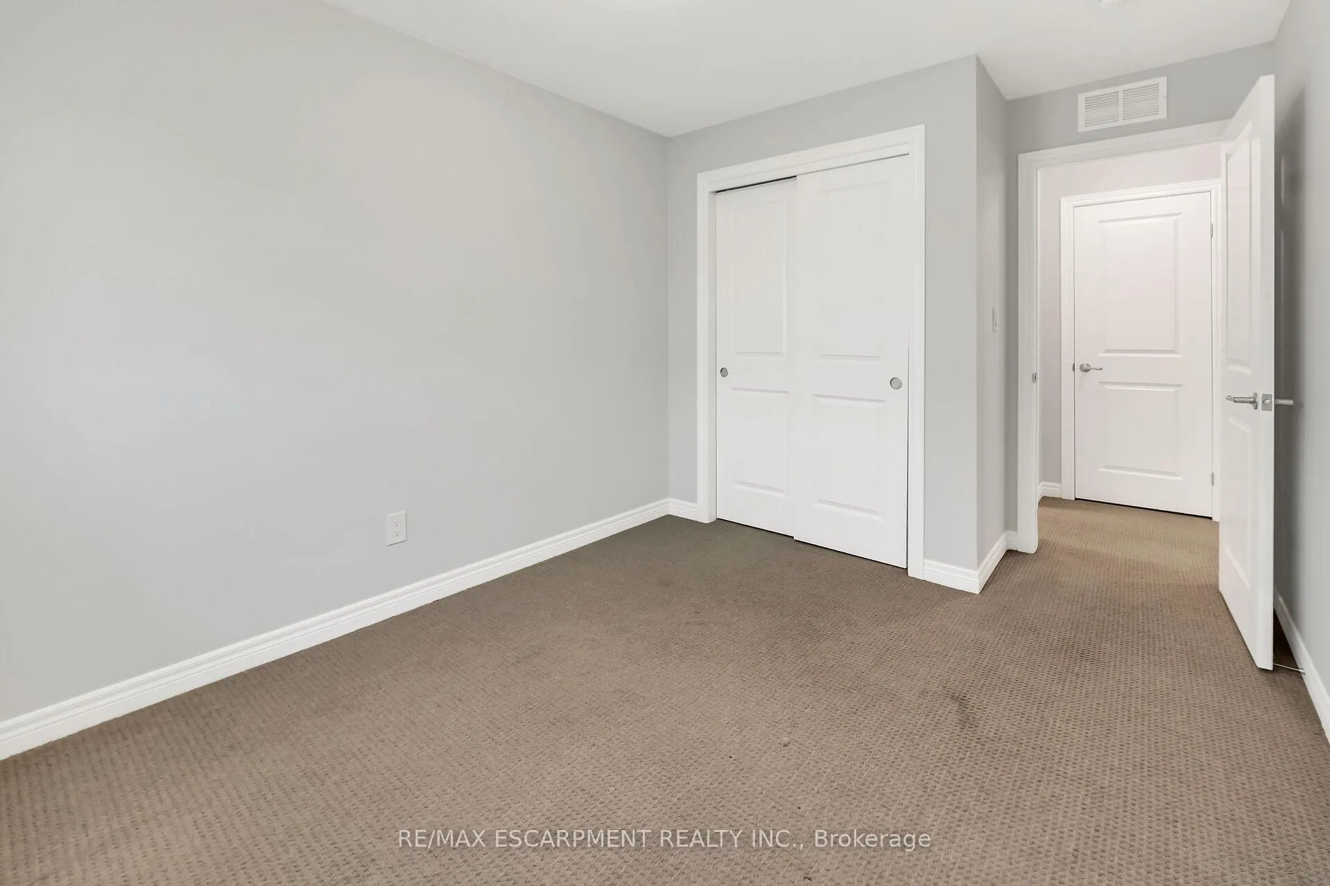 Photo 25 of 152 Heron Street, Welland, Coyle Creek — HOMEH