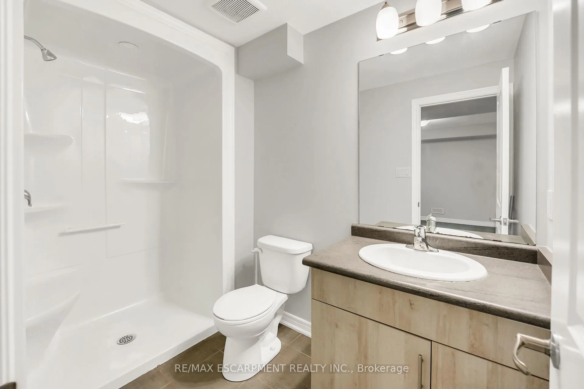 Photo 31 of 152 Heron Street, Welland, Coyle Creek — HOMEH