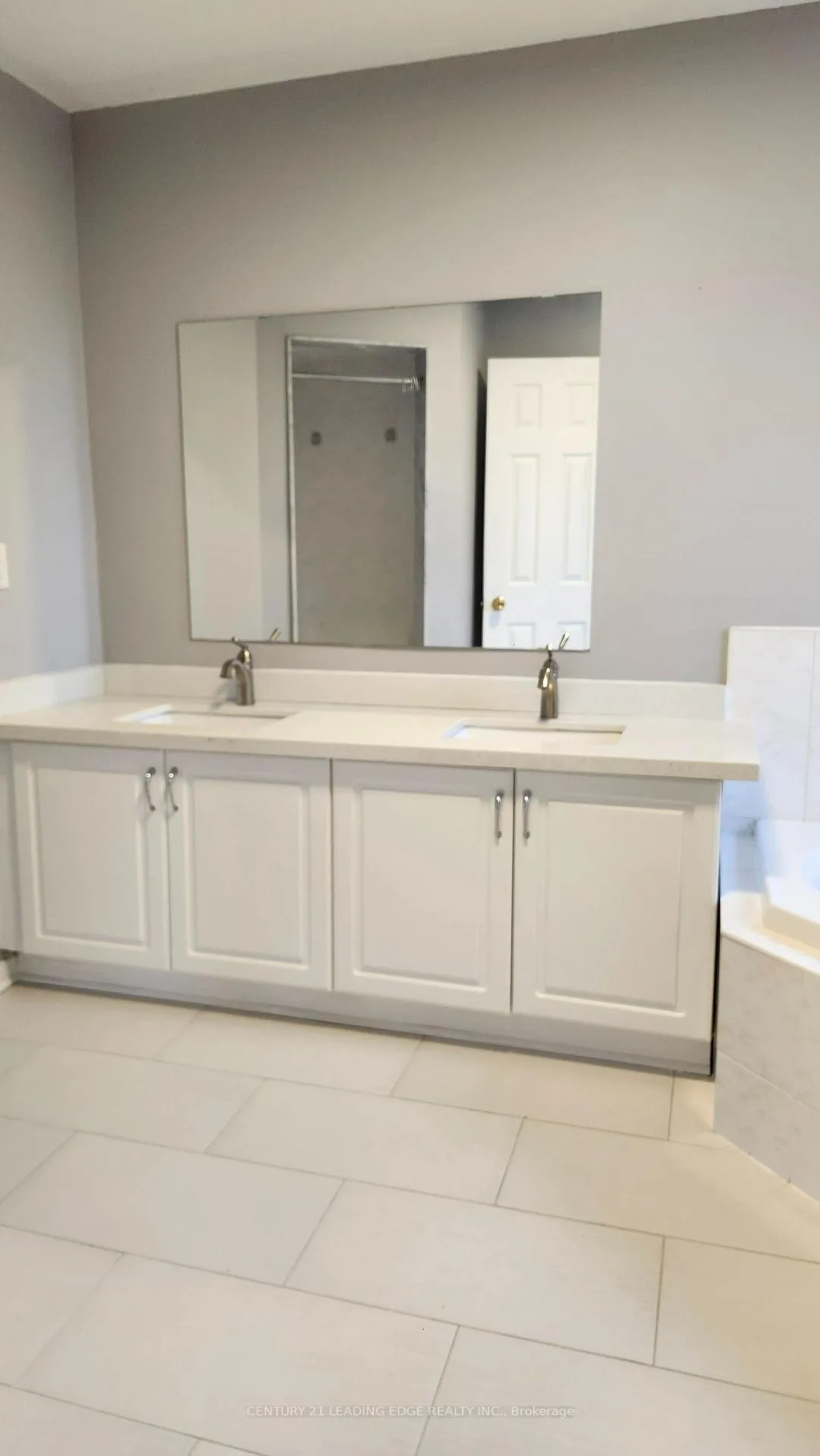 Photo 17 of 7 Angela Court, Markham, Middlefield — HOMEH