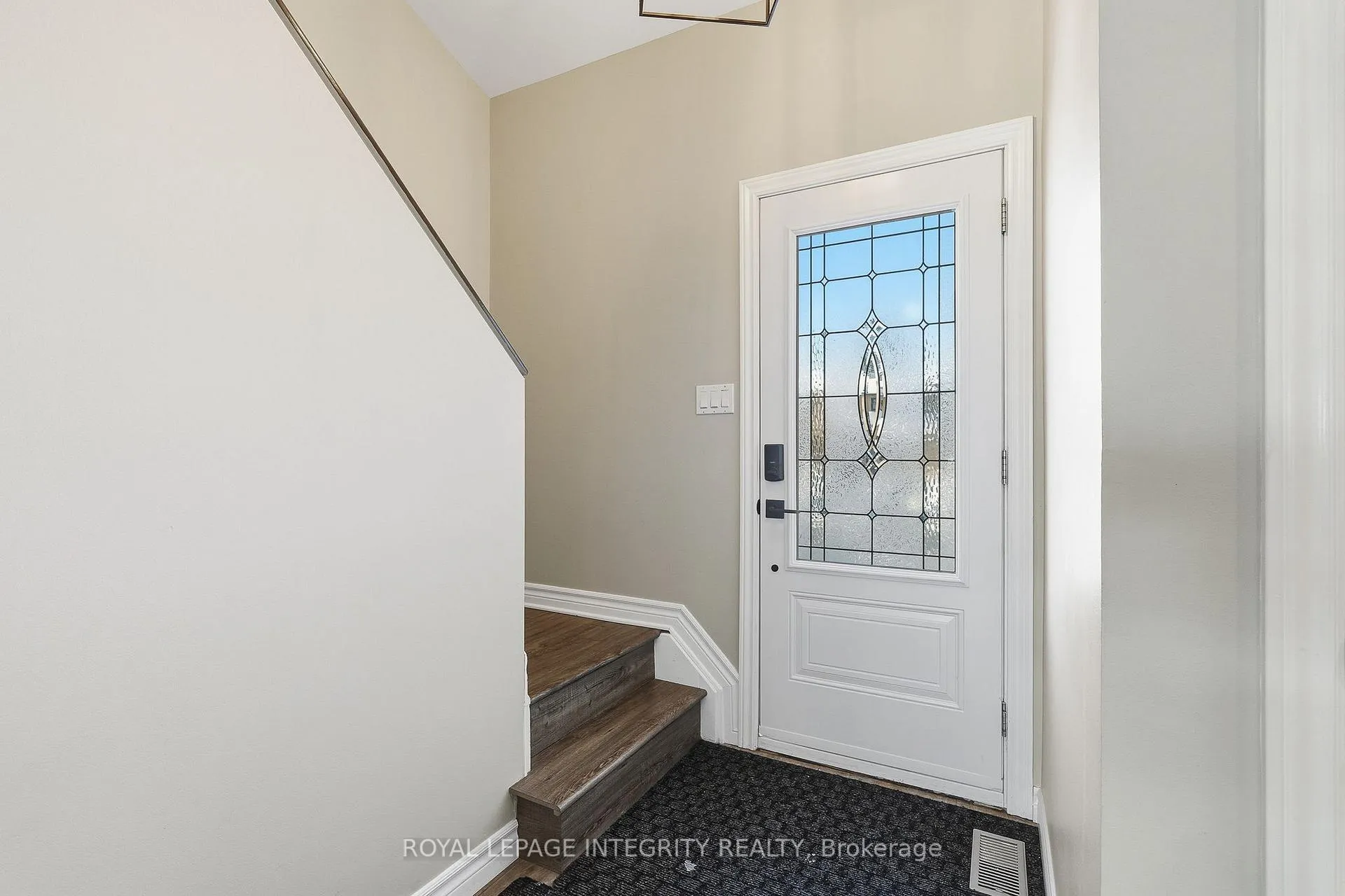 Photo 3 of Unit 73, 6917 Bilberry Drive, Ottawa, Convent Glen North — HOMEH