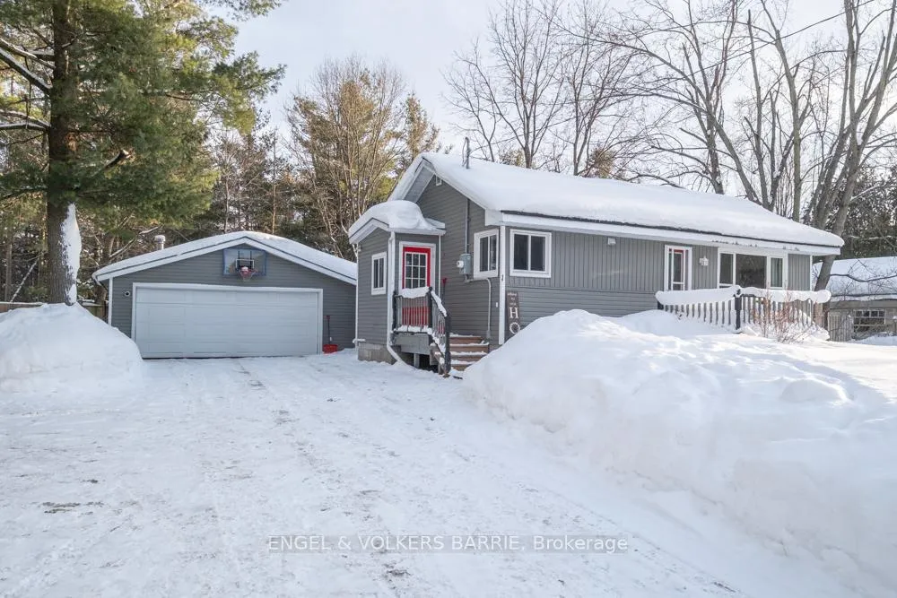 Photo 1 of 1065 Snow Valley Road, Springwater, Midhurst — HOMEH