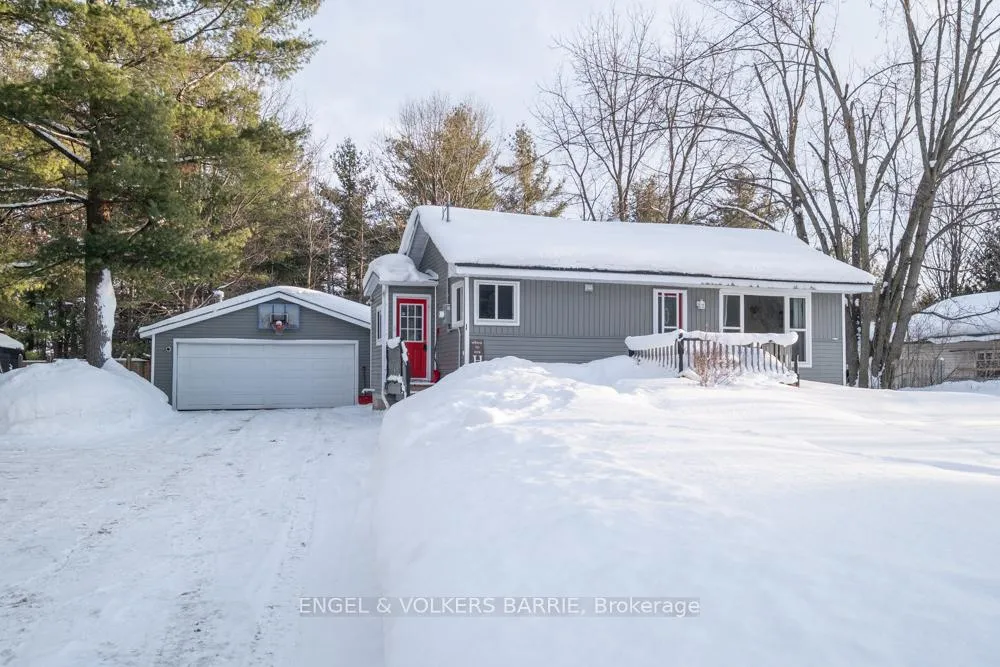Photo 3 of 1065 Snow Valley Road, Springwater, Midhurst — HOMEH