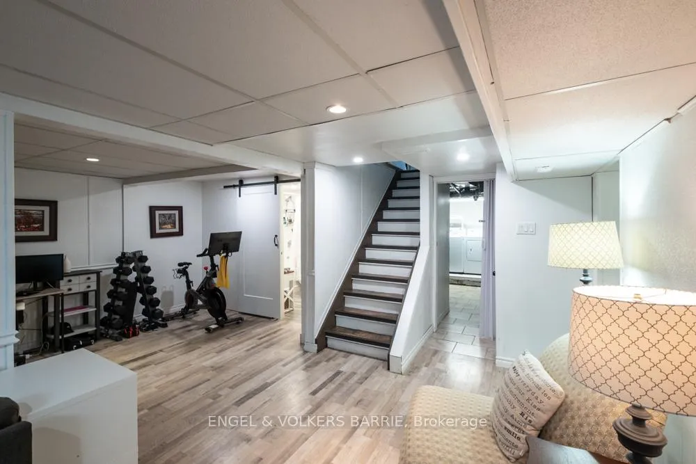Photo 4 of 1065 Snow Valley Road, Springwater, Midhurst — HOMEH