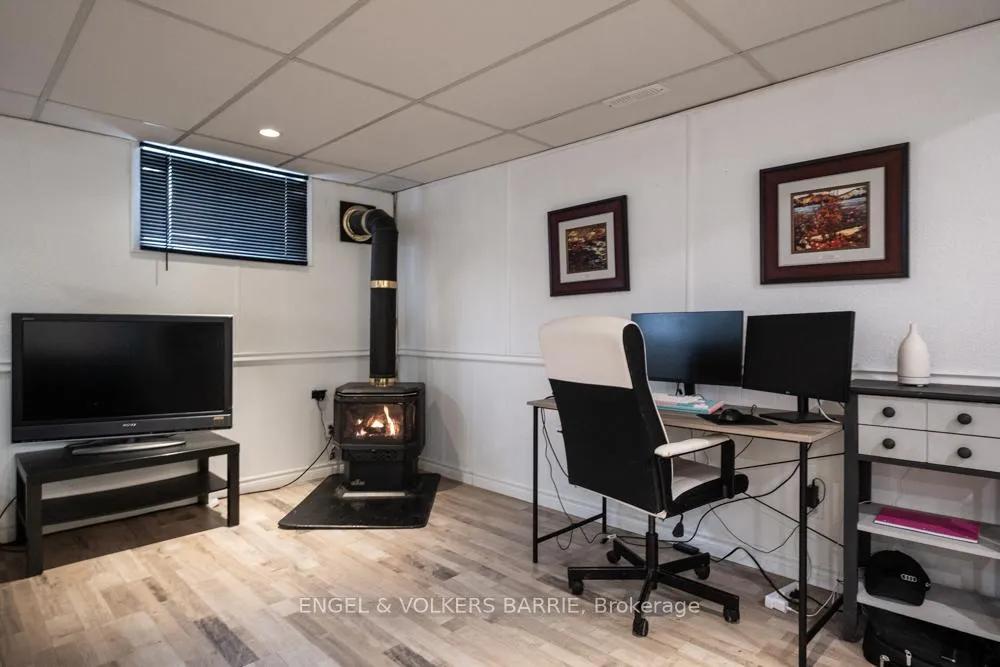 Photo 7 of 1065 Snow Valley Road, Springwater, Midhurst — HOMEH