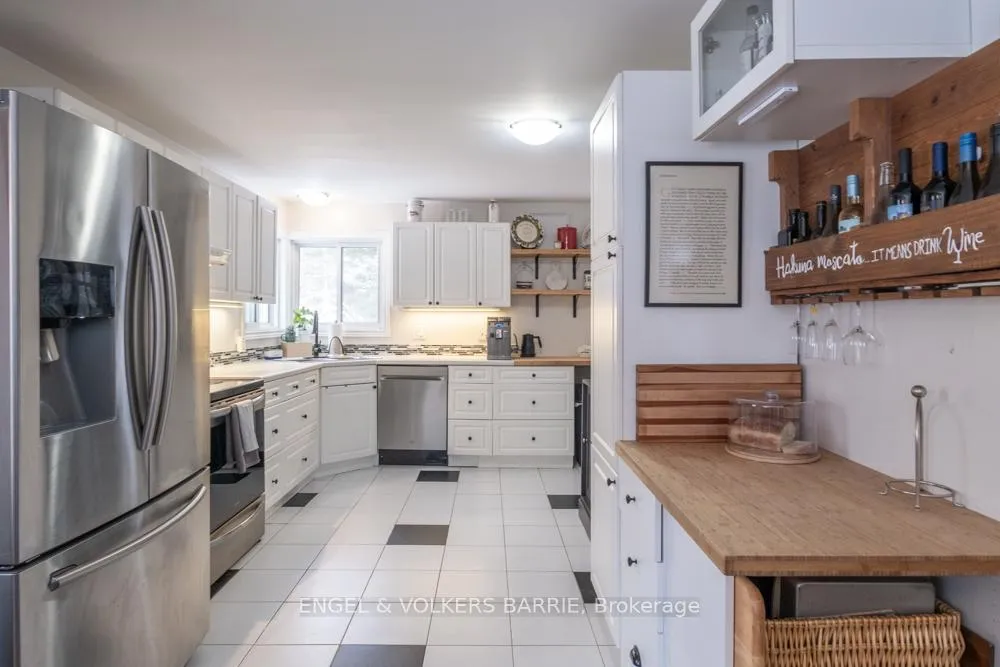 Photo 12 of 1065 Snow Valley Road, Springwater, Midhurst — HOMEH