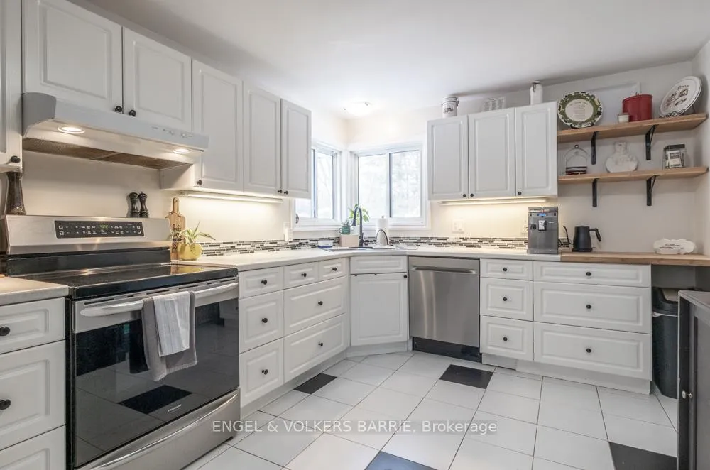 Photo 13 of 1065 Snow Valley Road, Springwater, Midhurst — HOMEH