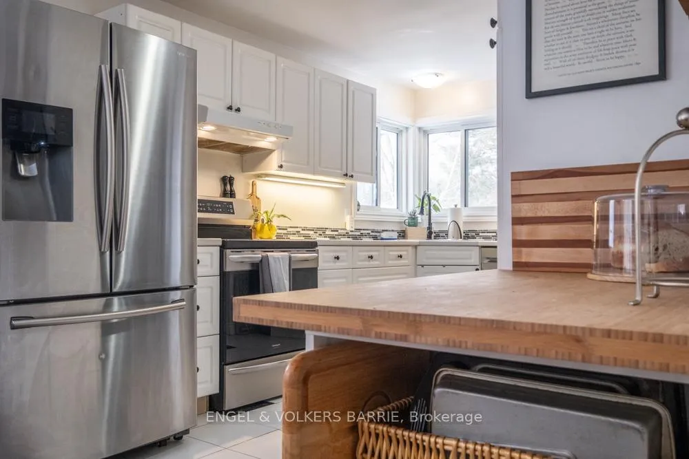 Photo 15 of 1065 Snow Valley Road, Springwater, Midhurst — HOMEH
