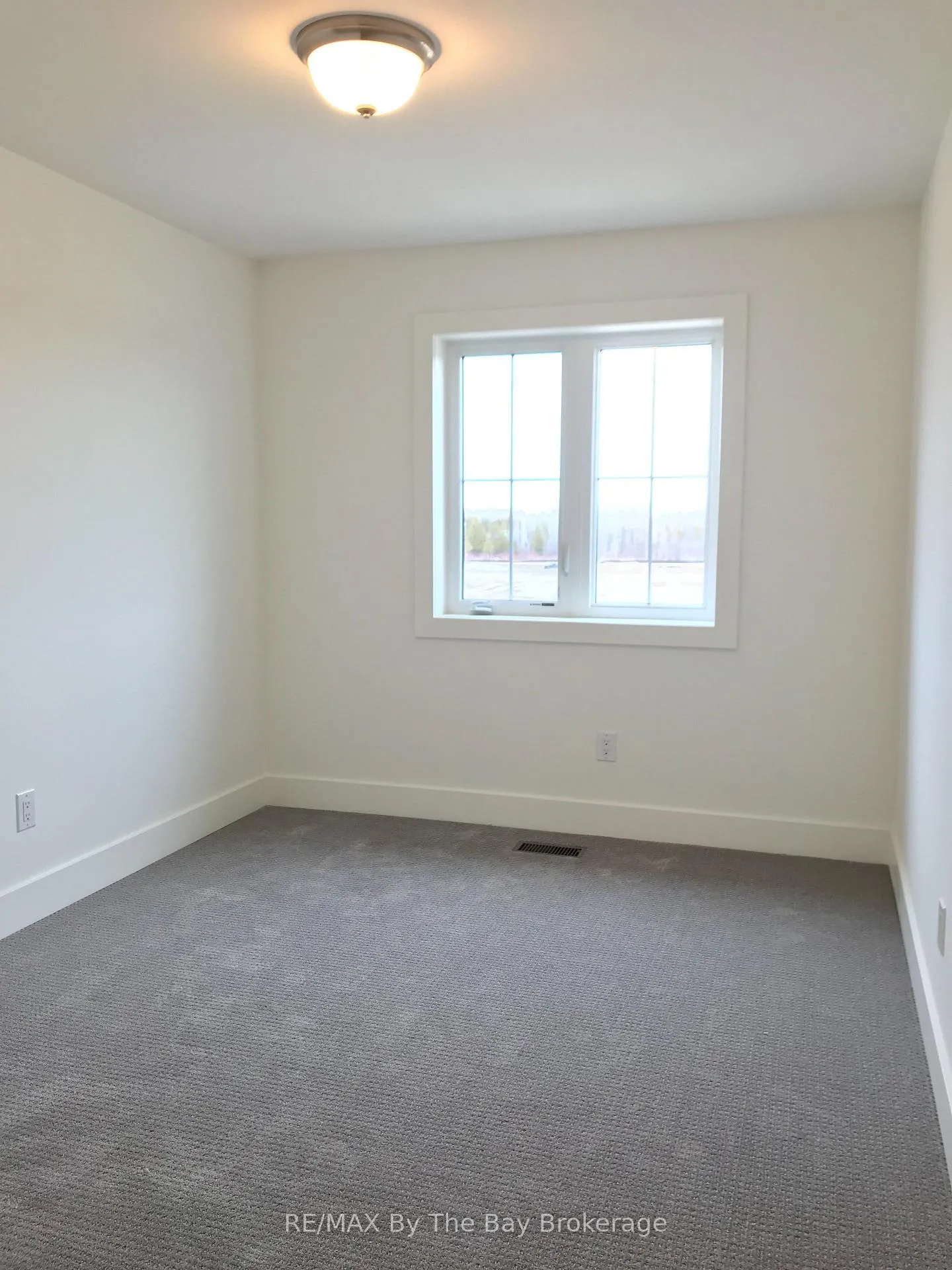 Photo 12 of 154 Red Pine Street, Blue Mountains — HOMEH