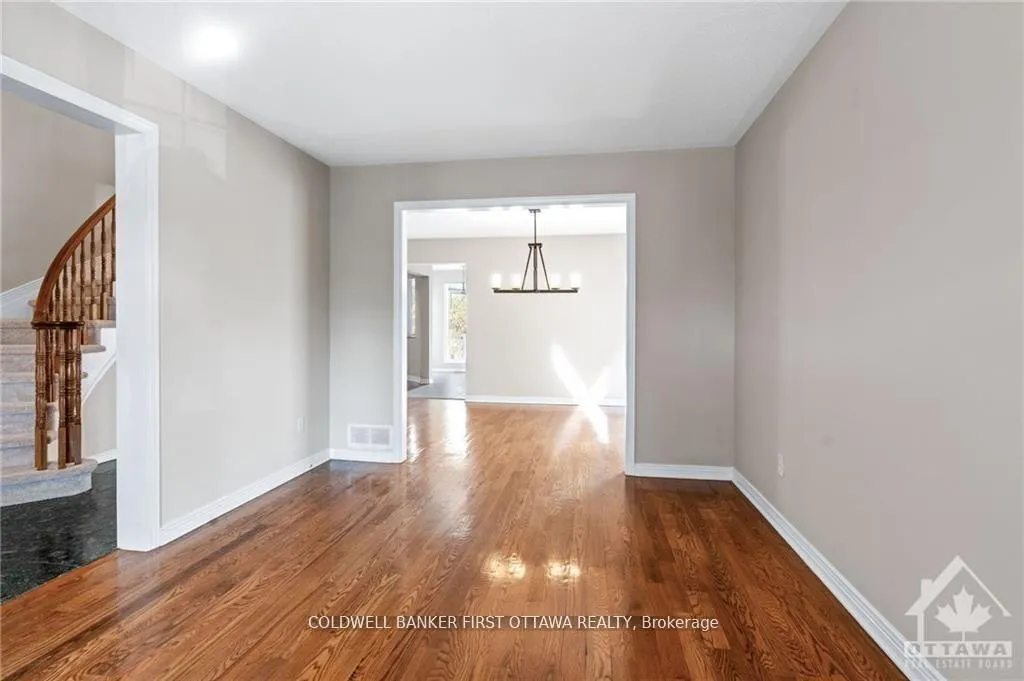 Photo 6 of 9 Armagh Way, Ottawa, Barrhaven - Longfields — HOMEH