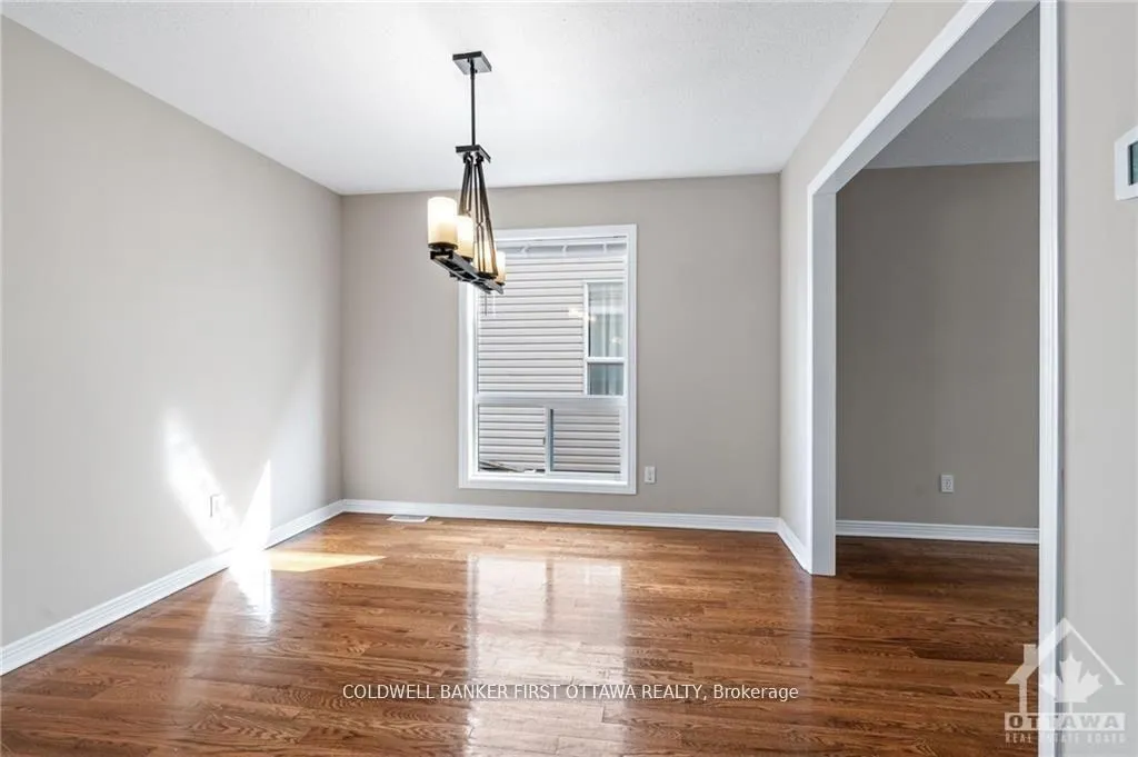 Photo 7 of 9 Armagh Way, Ottawa, Barrhaven - Longfields — HOMEH