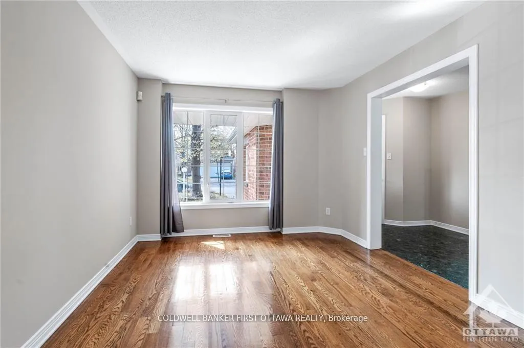Photo 8 of 9 Armagh Way, Ottawa, Barrhaven - Longfields — HOMEH