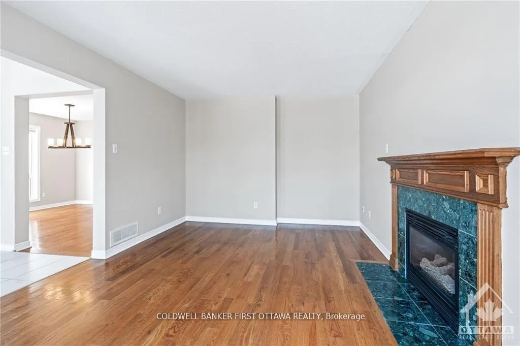 Photo 10 of 9 Armagh Way, Ottawa, Barrhaven - Longfields — HOMEH