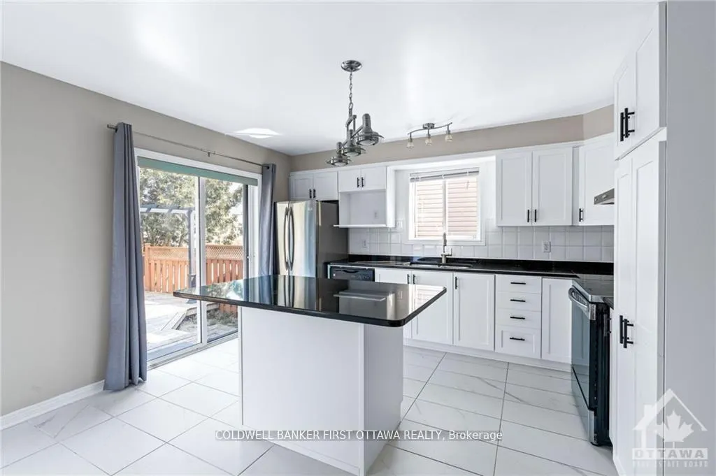 Photo 12 of 9 Armagh Way, Ottawa, Barrhaven - Longfields — HOMEH
