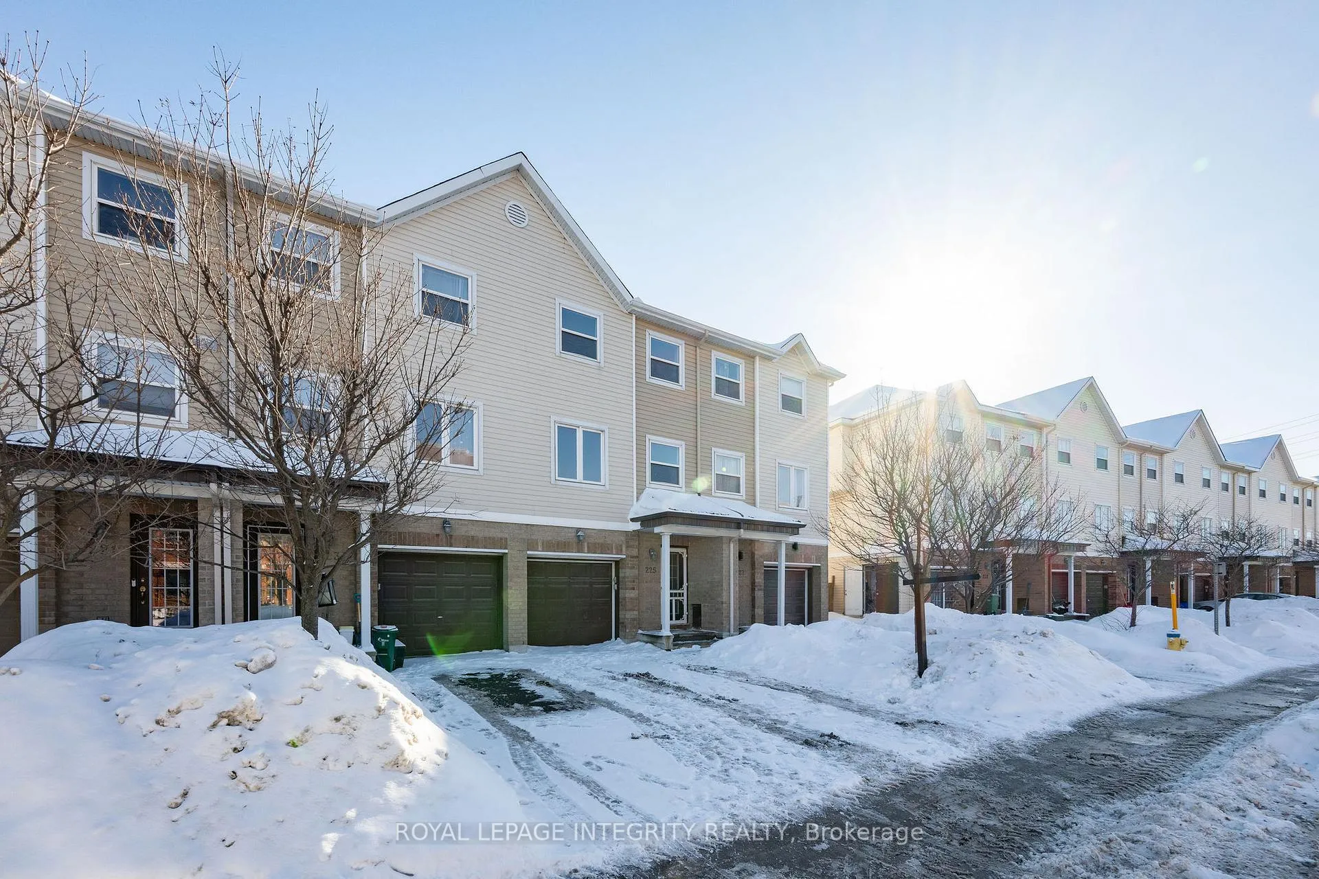 Photo 2 of 225 Kennevale Drive, Ottawa, Barrhaven - Cedargrove/Fraserdale — HOMEH