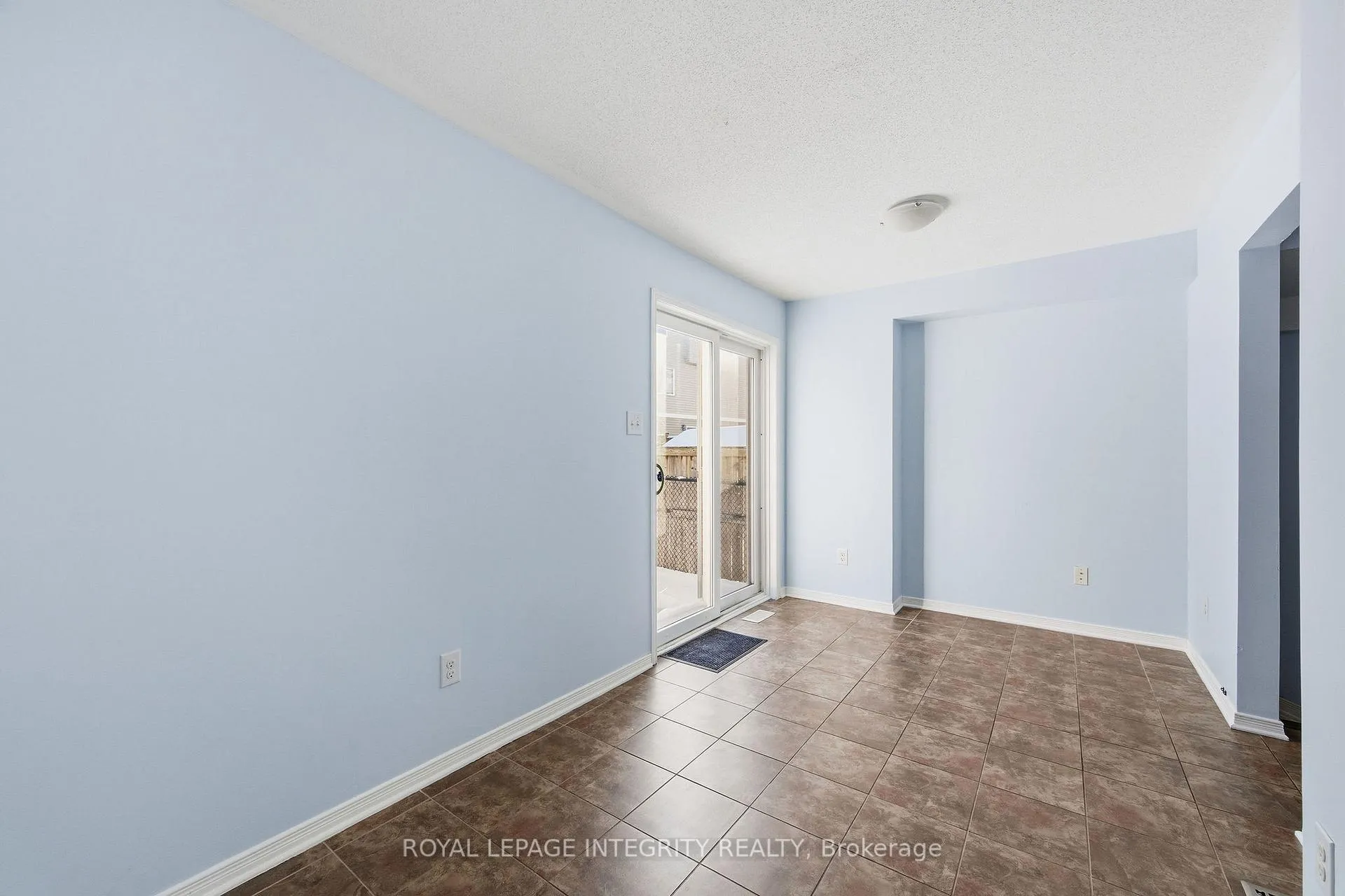 Photo 8 of 225 Kennevale Drive, Ottawa, Barrhaven - Cedargrove/Fraserdale — HOMEH