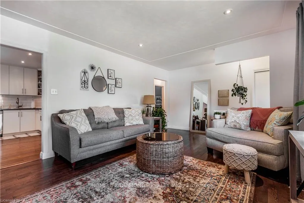 Photo 8 of Unit Upper, 107 Ellis Crescent, Waterloo — HOMEH