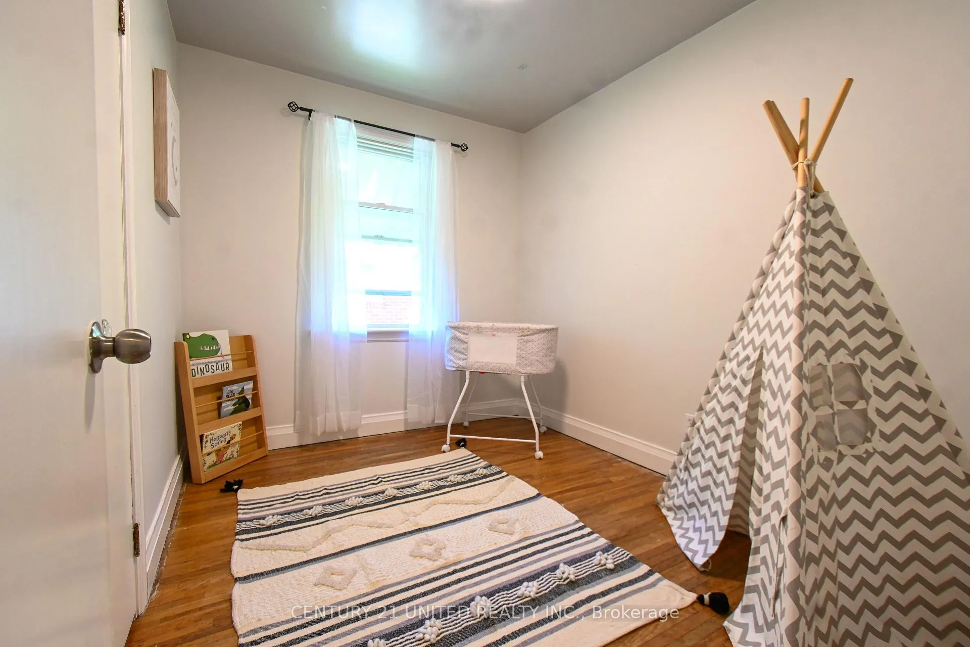 Photo 11 of 567 O'Connell Road, Peterborough, Otonabee Ward 1 — HOMEH
