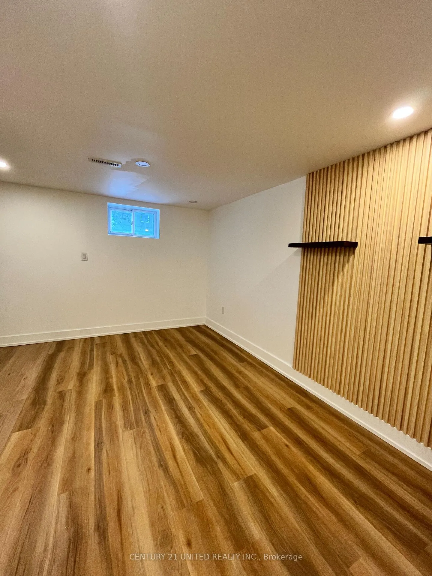 Photo 23 of 567 O'Connell Road, Peterborough, Otonabee Ward 1 — HOMEH