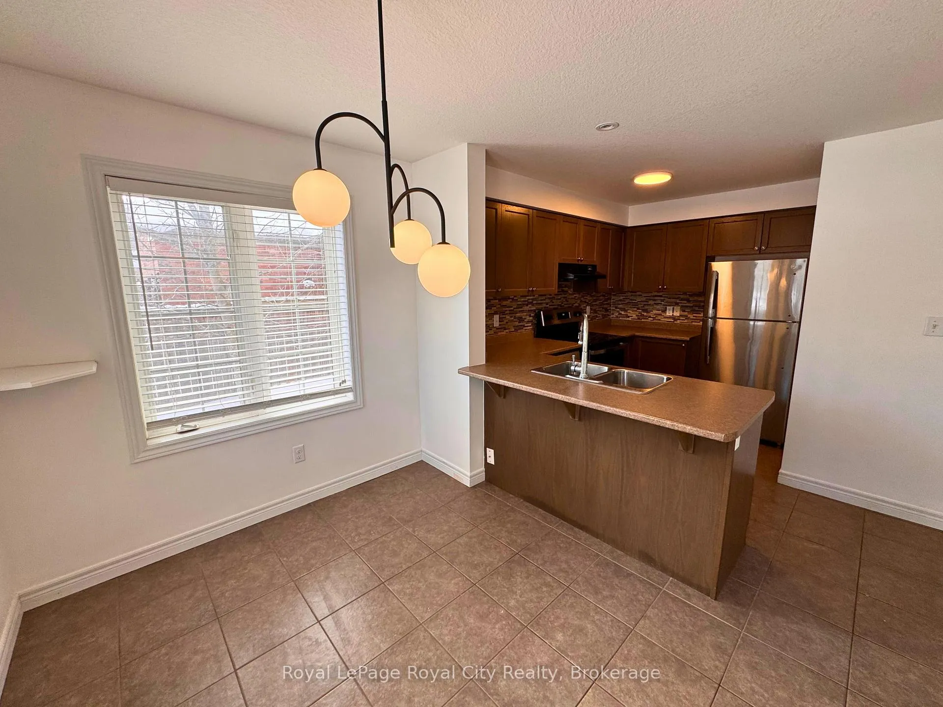 Photo 4 of Unit A, 604 Woodlawn Road, Guelph, Victoria North — HOMEH