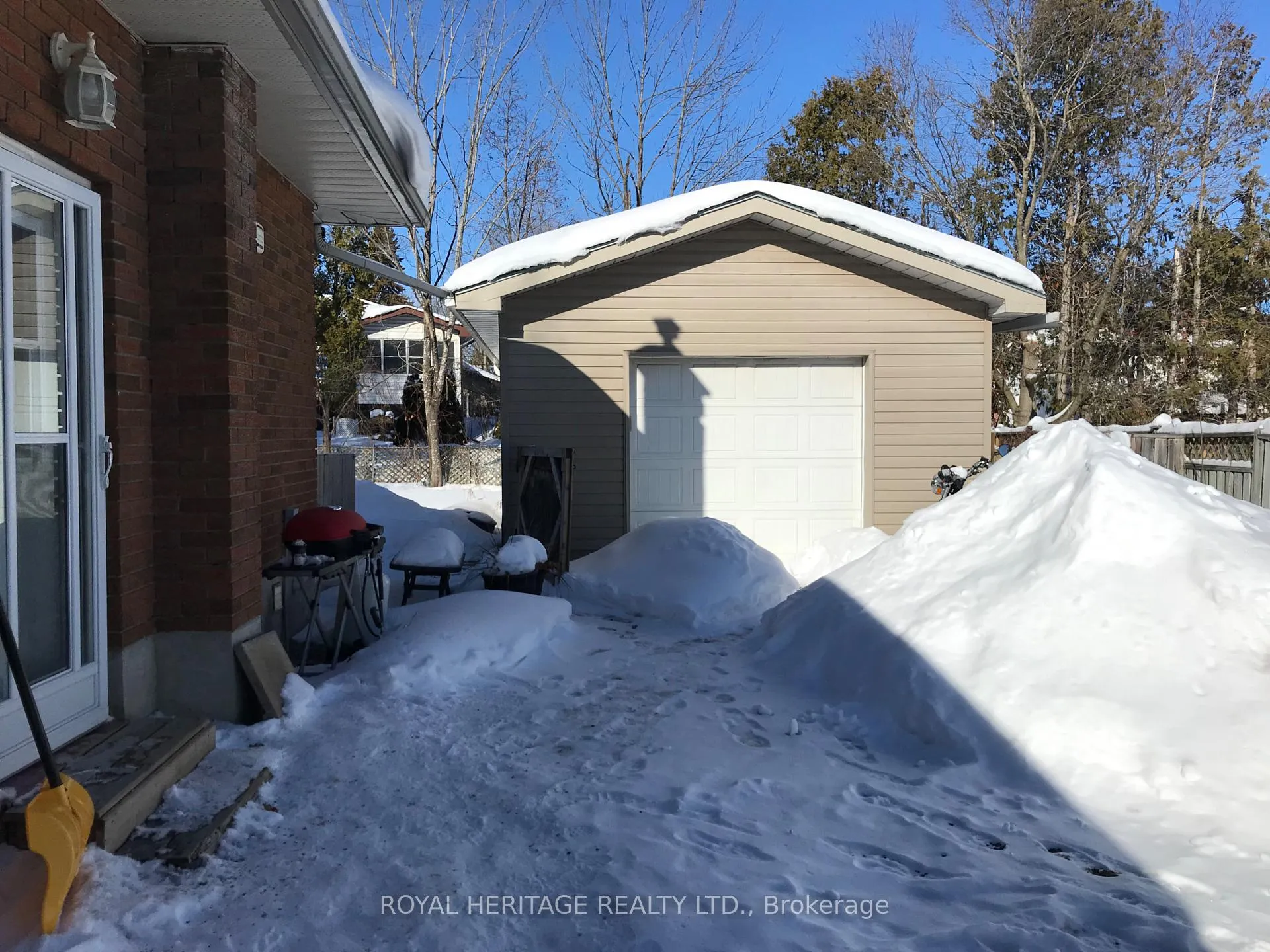 Photo 3 of Unit Upper, 900 Ellesmere Avenue, Peterborough, Northcrest Ward 5 — HOMEH