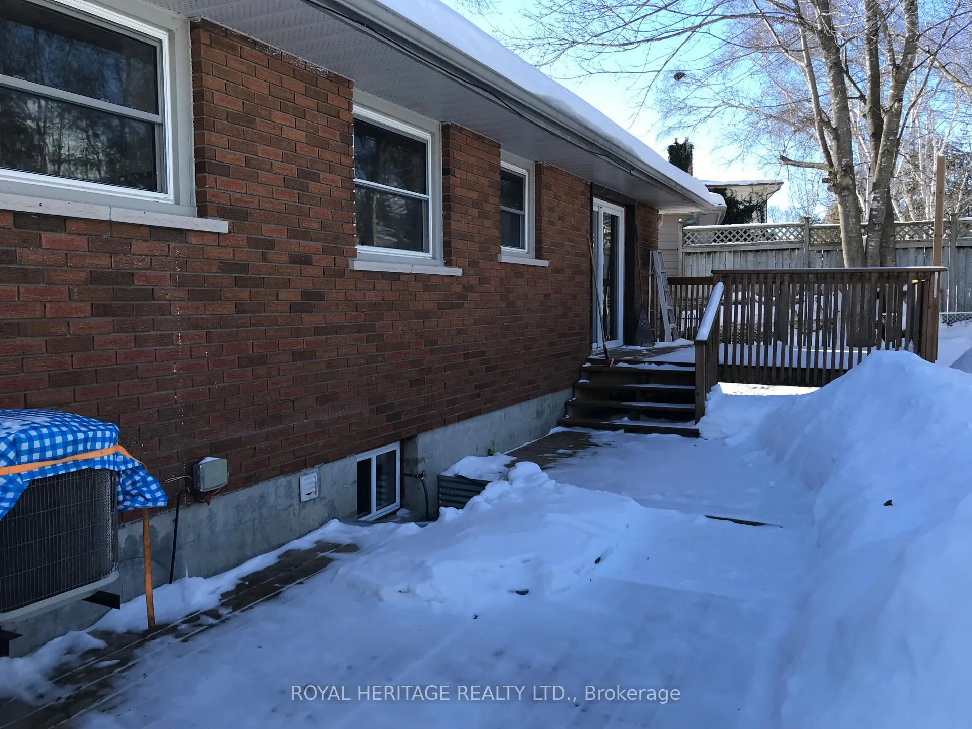 Photo 5 of Unit Upper, 900 Ellesmere Avenue, Peterborough, Northcrest Ward 5 — HOMEH