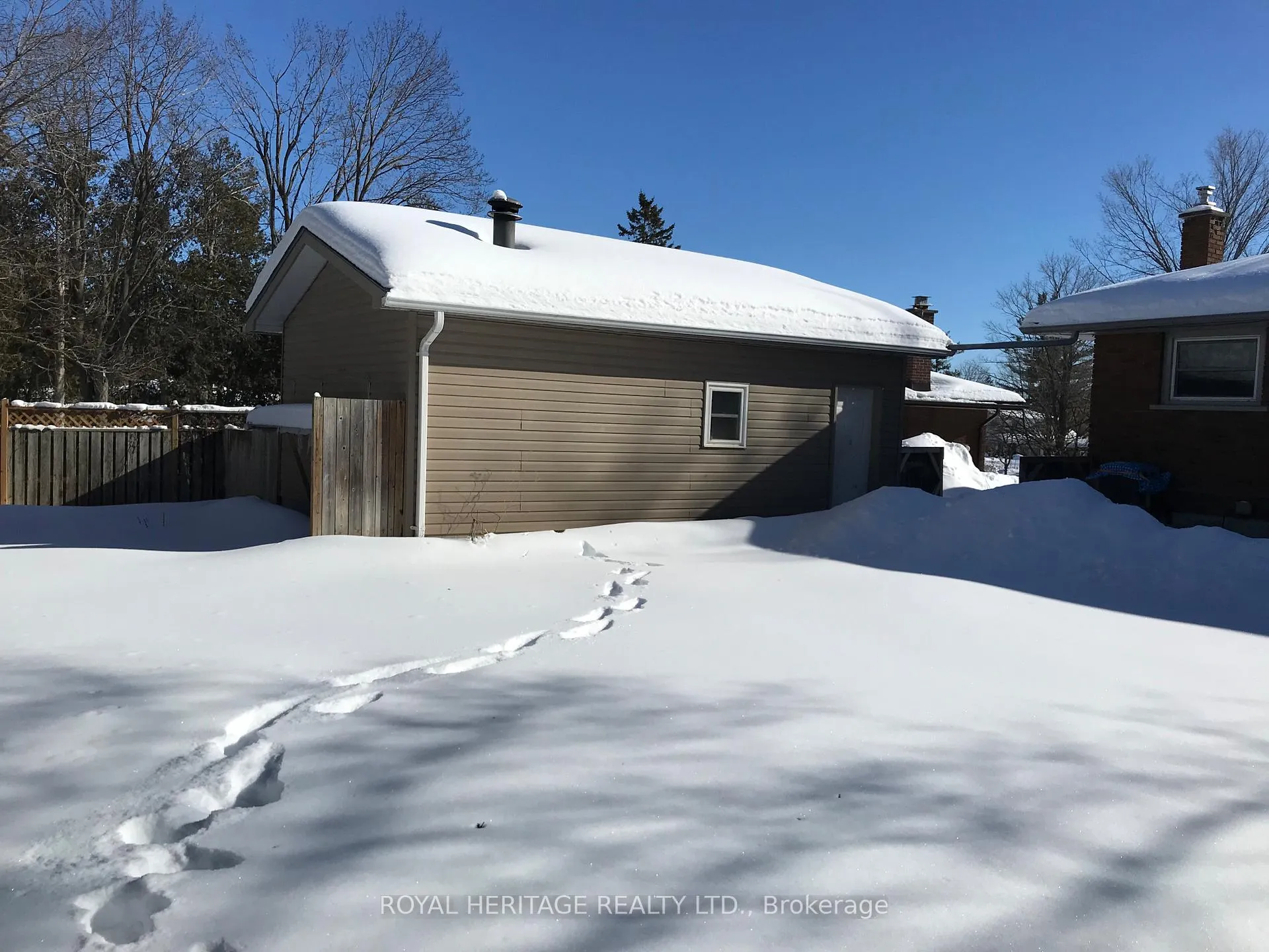 Photo 7 of Unit Upper, 900 Ellesmere Avenue, Peterborough, Northcrest Ward 5 — HOMEH