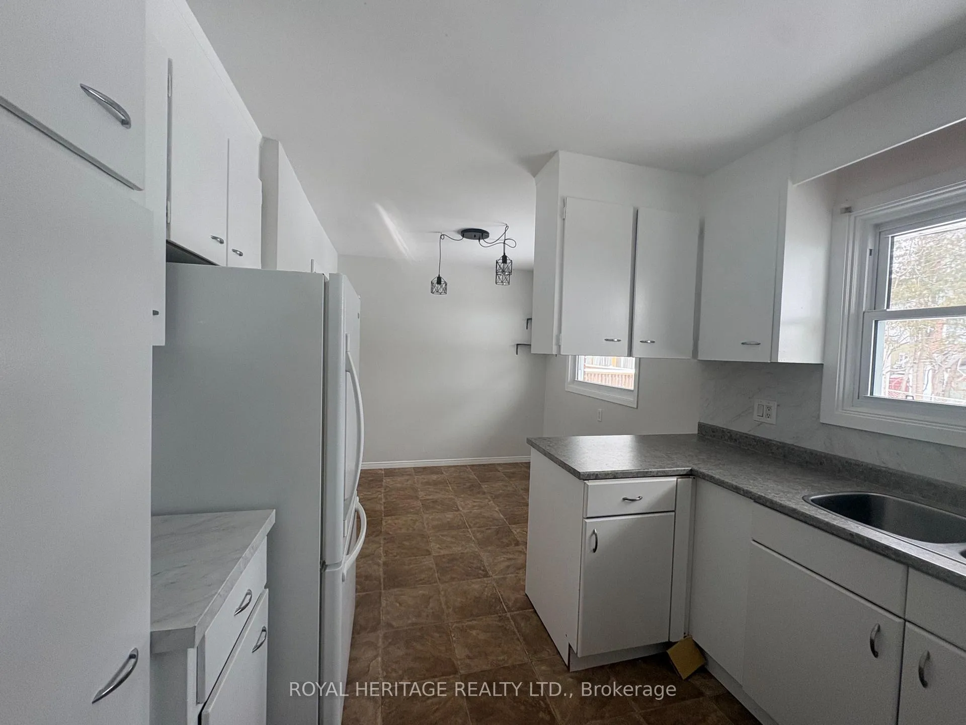 Photo 13 of Unit Upper, 900 Ellesmere Avenue, Peterborough, Northcrest Ward 5 — HOMEH