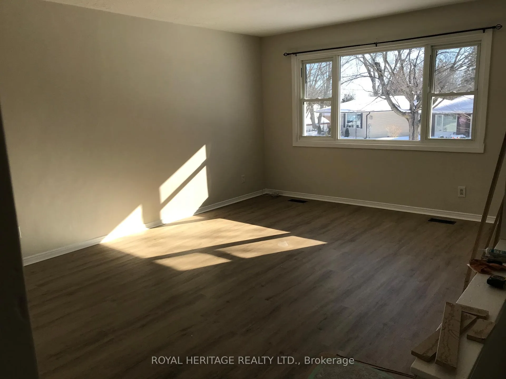 Photo 15 of Unit Upper, 900 Ellesmere Avenue, Peterborough, Northcrest Ward 5 — HOMEH