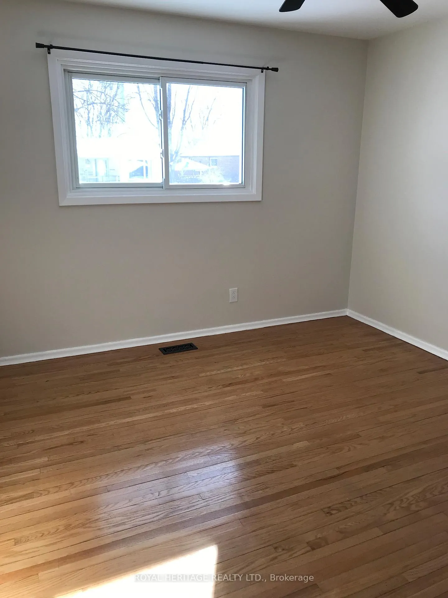 Photo 18 of Unit Upper, 900 Ellesmere Avenue, Peterborough, Northcrest Ward 5 — HOMEH