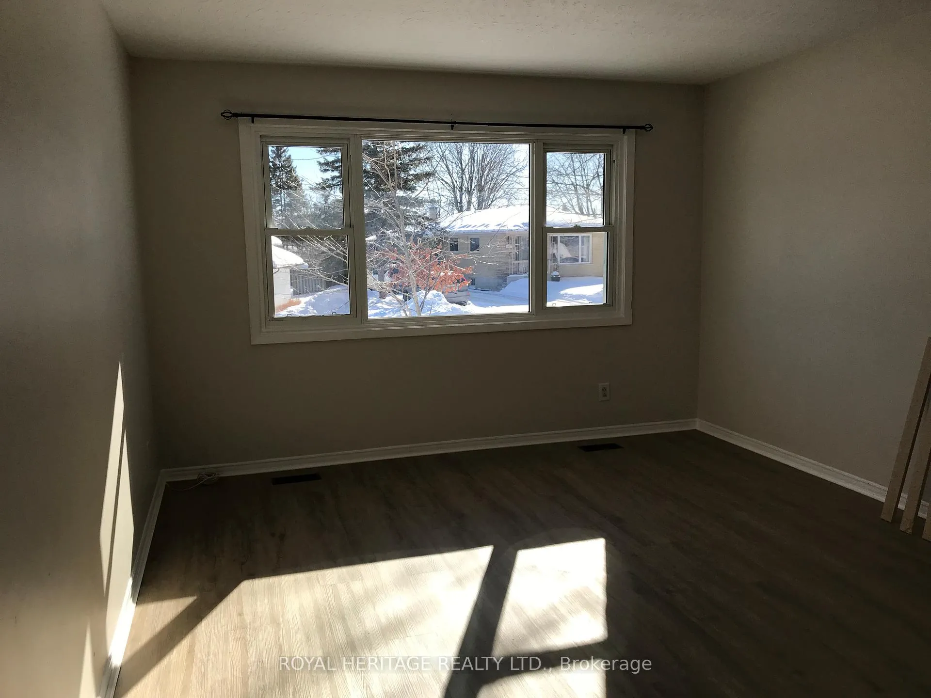 Photo 23 of Unit Upper, 900 Ellesmere Avenue, Peterborough, Northcrest Ward 5 — HOMEH