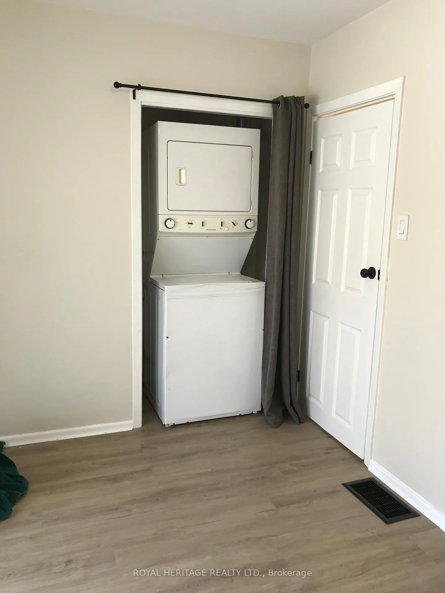 Photo 27 of Unit Upper, 900 Ellesmere Avenue, Peterborough, Northcrest Ward 5 — HOMEH