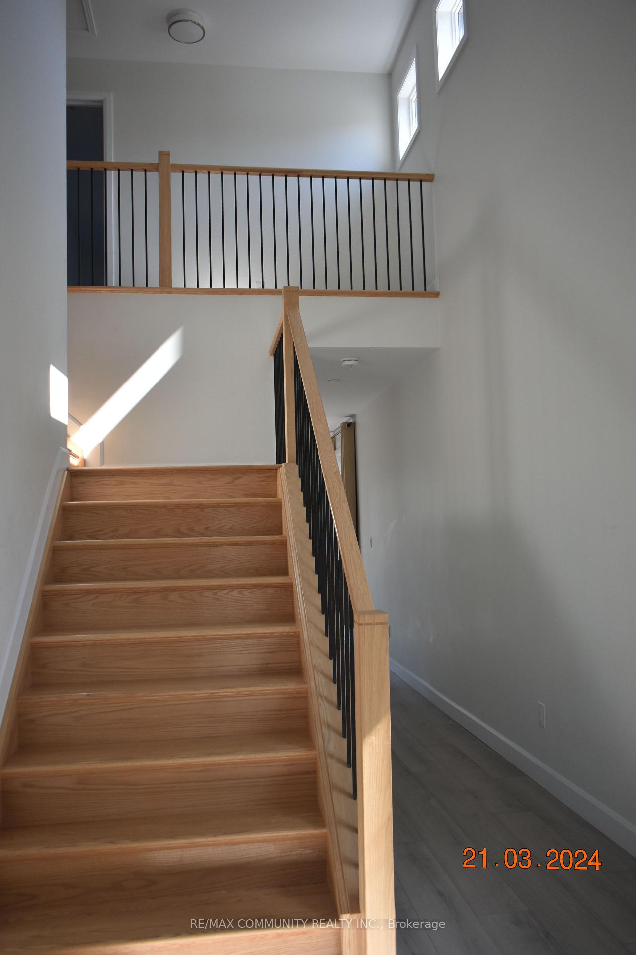 Photo 3 of 319 Pratt Drive, Loyalist, Amherstview — HOMEH