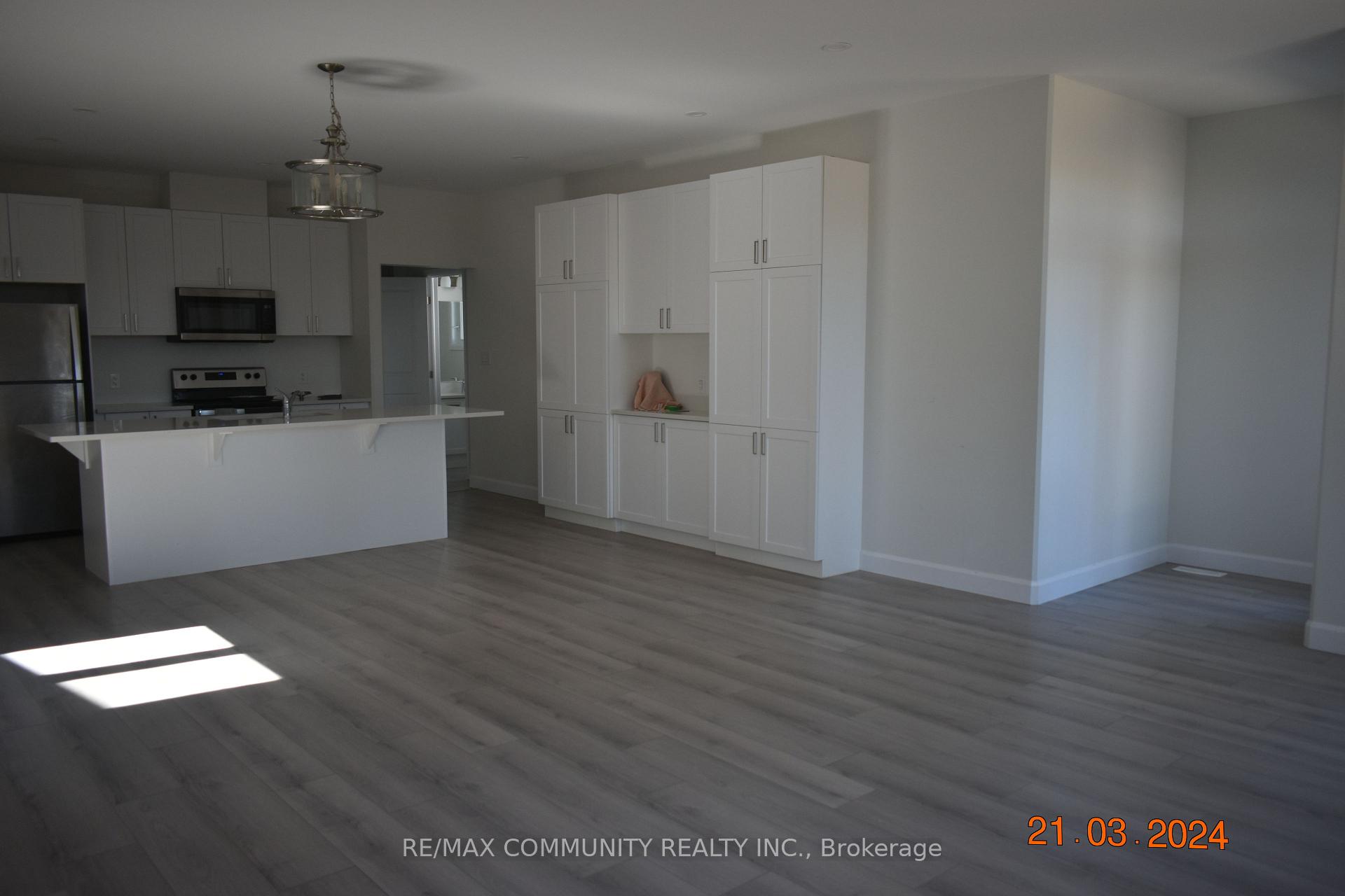 Photo 4 of 319 Pratt Drive, Loyalist, Amherstview — HOMEH