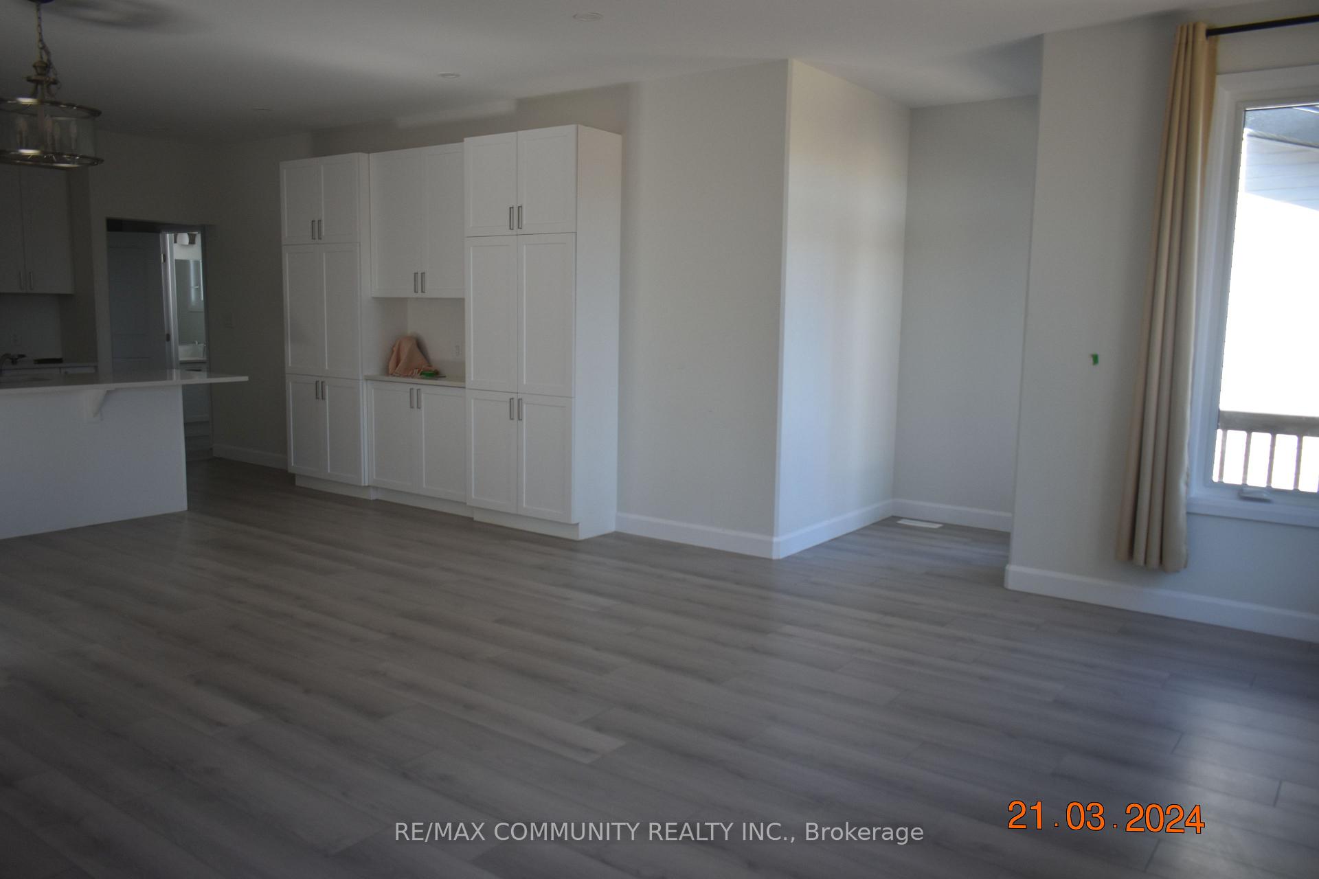 Photo 5 of 319 Pratt Drive, Loyalist, Amherstview — HOMEH