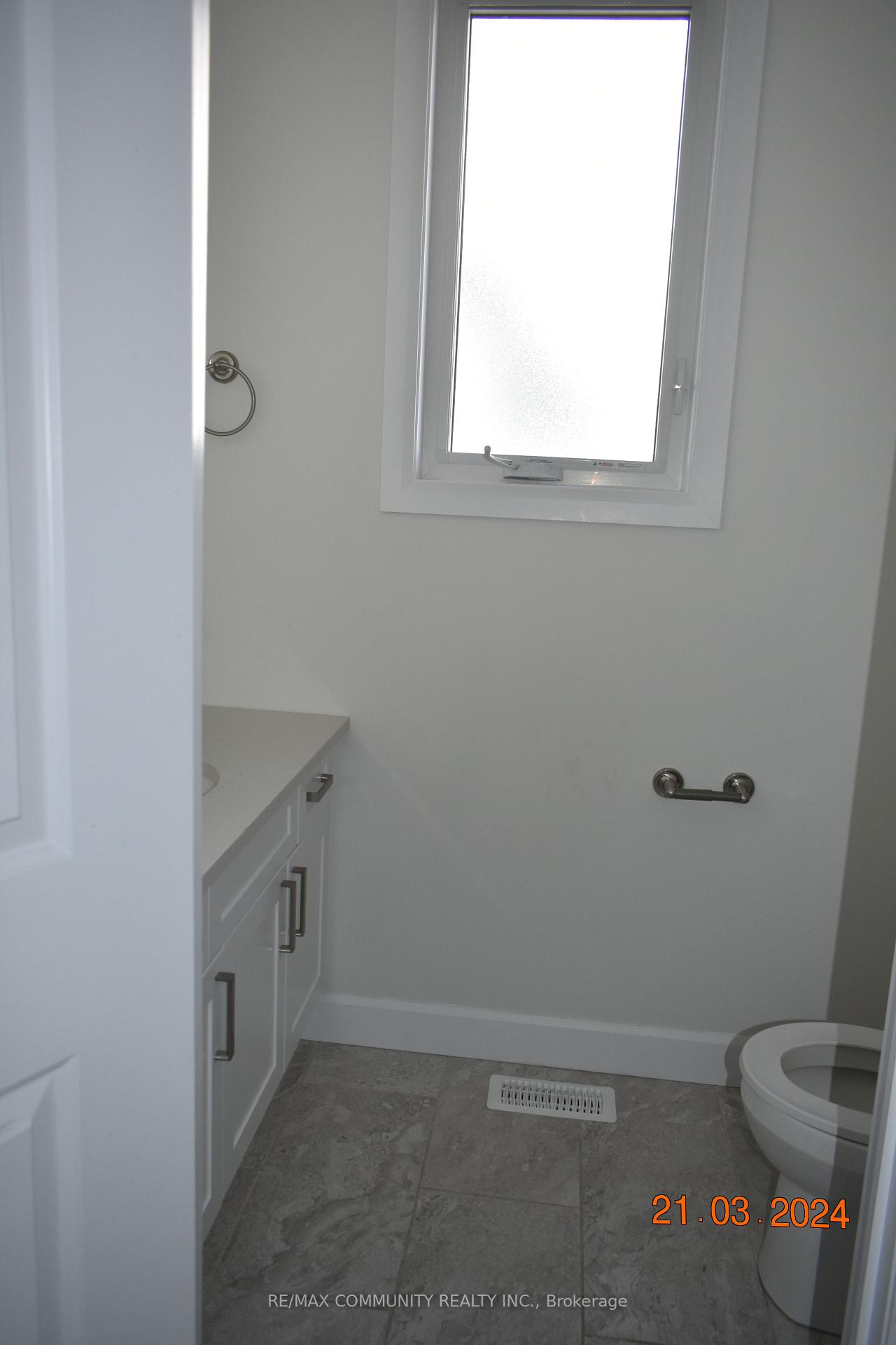 Photo 6 of 319 Pratt Drive, Loyalist, Amherstview — HOMEH